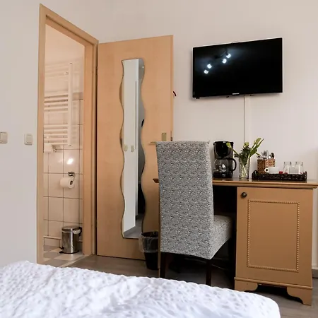 Trobischhof Pensión 3*